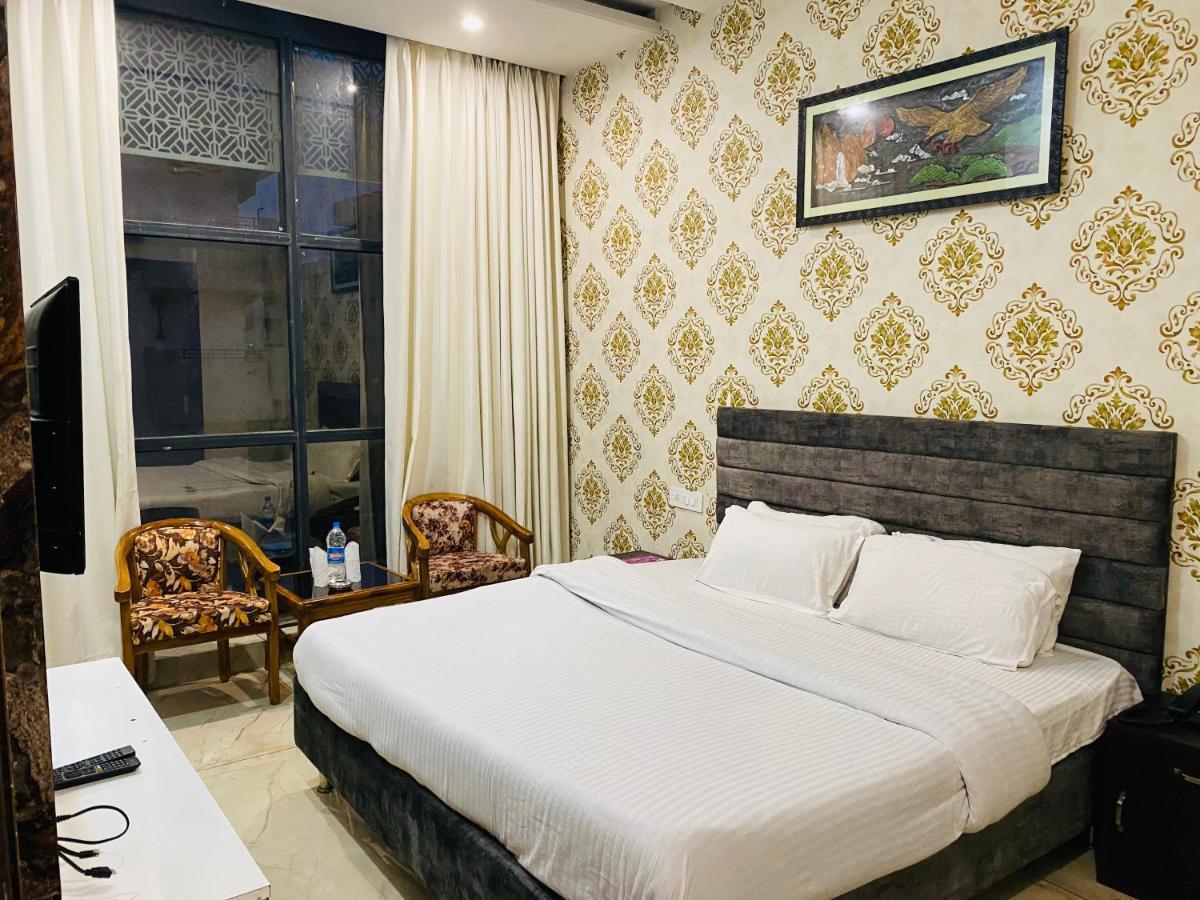 Hotel Hollywood - Family Hotel Zirakpur Exterior photo